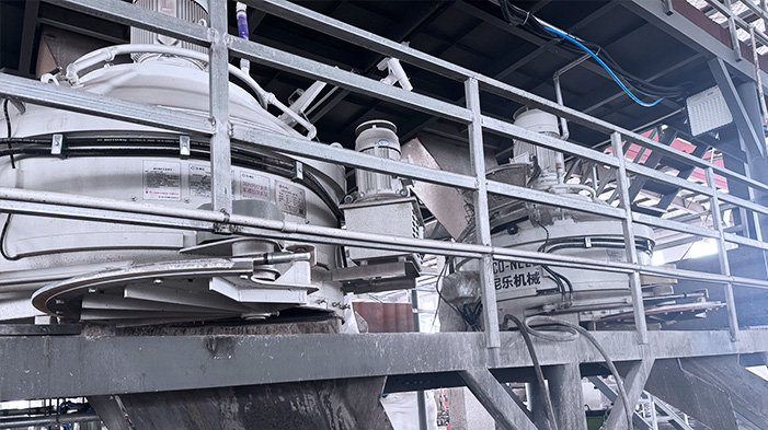 UHPC立軸行星式攪拌機(jī) UHPC立軸行星式攪拌機(jī)